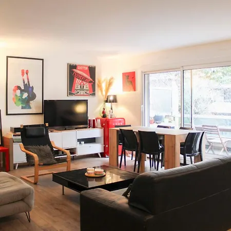 Spacious With Terrace Near The Marais Paris