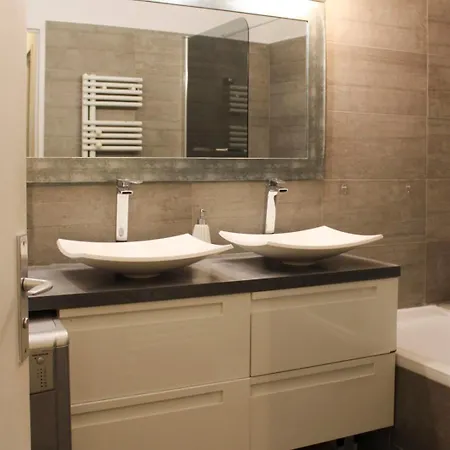 Apartment Spacious With Terrace Near The Marais